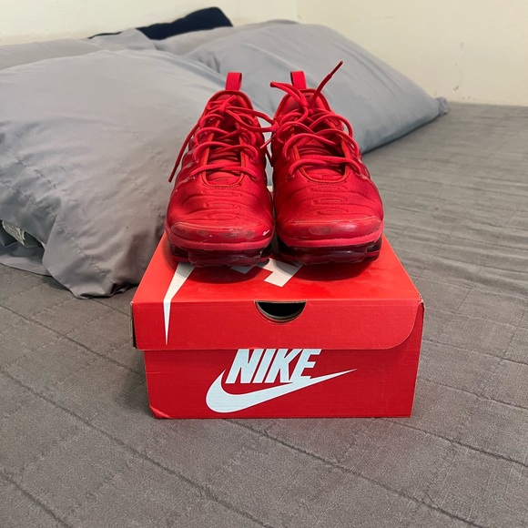 Nike VaporMax “Triple Red” Men’s 10 - Picture 2 of 5